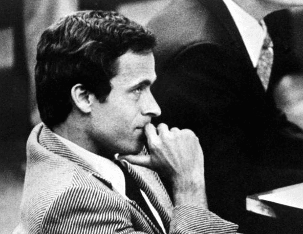 Ted Bundy im Gerichtssaal